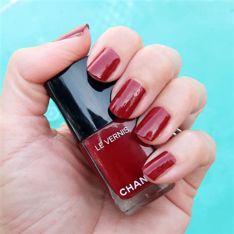 chanel le vernis terre brulee|There’s a Chanel Nail Polish for Every Look That Walked the .